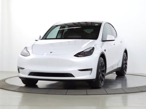 Used 2022 Tesla Model Y Long Range AWD/4WD image 4