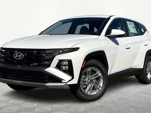 New 2025 Hyundai Tucson SE image 2