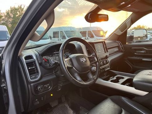 Used 2019 RAM 1500 Laramie AWD/4WD image 2