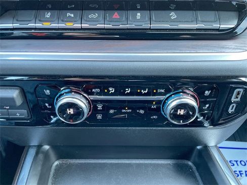 Used 2024 GMC Sierra 2500 SLT w/ SLT Premium Package image 24