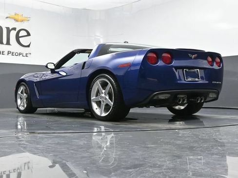 Used 2005 Chevrolet Corvette Coupe w/ Preferred Equipment Group RWD image 5