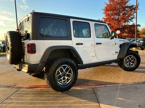 Used 2025 Jeep Wrangler Unlimited Rubicon image 6