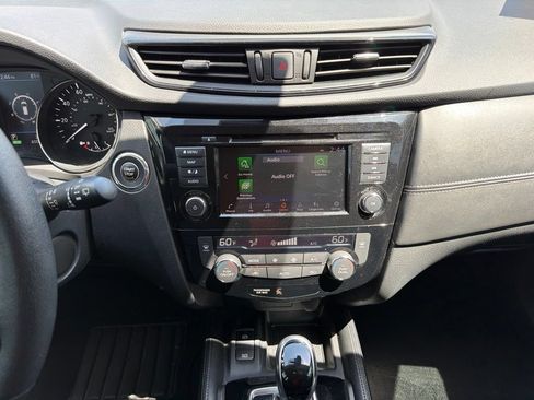Used 2020 Nissan Rogue SL FWD image 26