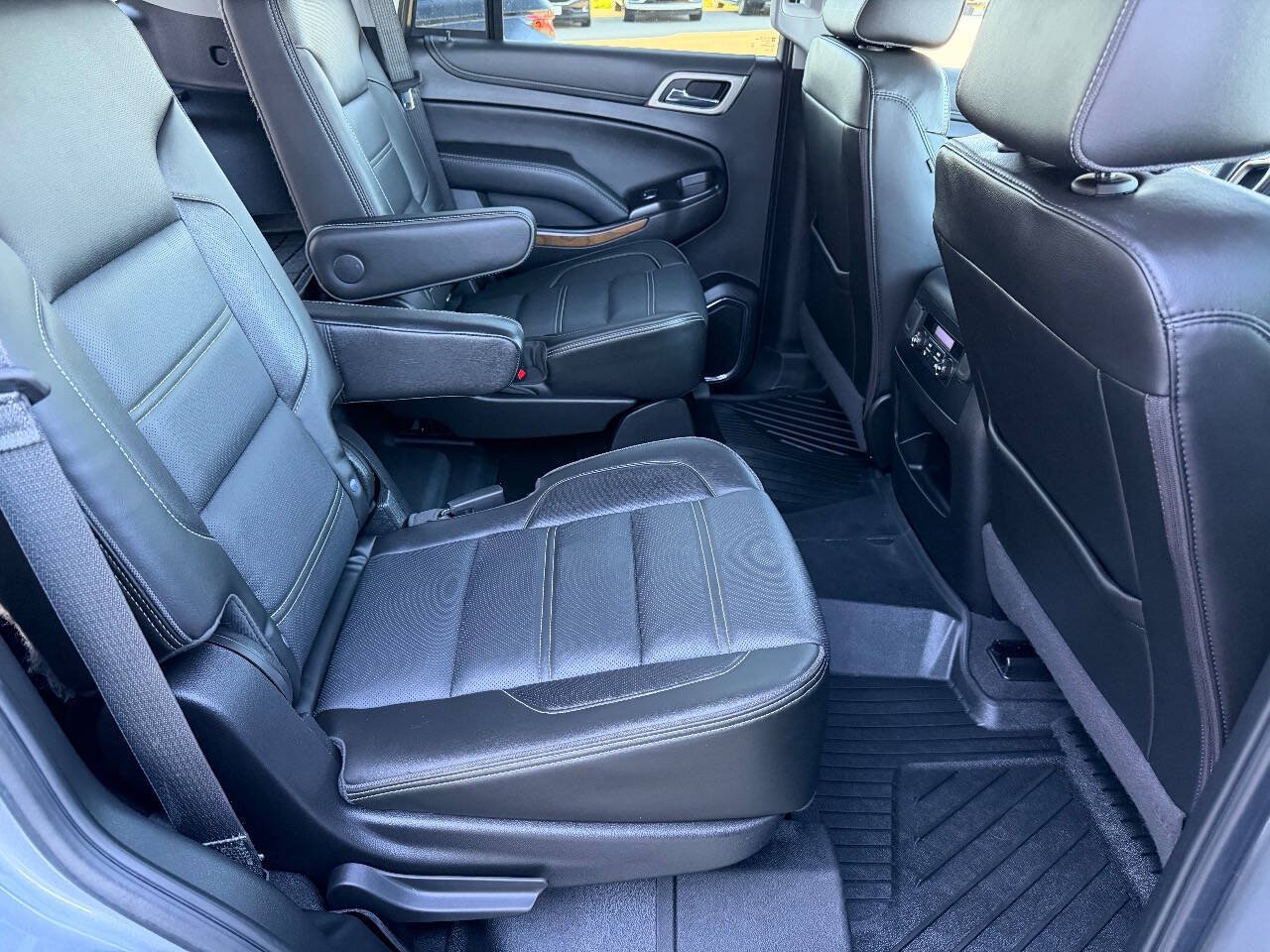 Used 2020 GMC Yukon Denali w/ Denali Premium Package AWD/4WD image 17