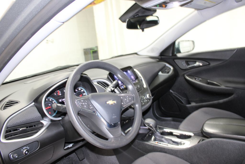 Used 2024 Chevrolet Malibu LT FWD image 13