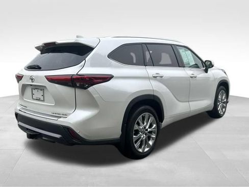 Used 2021 Toyota Highlander Limited AWD/4WD image 5
