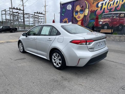 Used 2026 Toyota Corolla LE FWD image 3