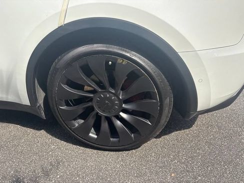 Used 2022 Tesla Model Y Performance AWD/4WD image 7