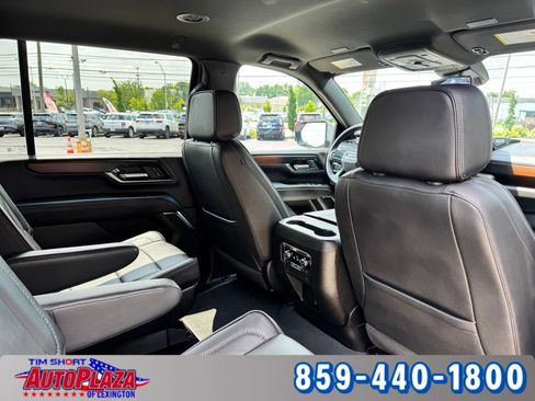Used 2025 GMC Yukon XL Denali AWD/4WD image 45
