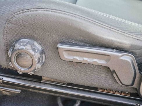 Used 2020 Jeep Wrangler Unlimited Sahara image 20