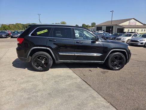 Used 2011 Jeep Grand Cherokee Laredo image 4