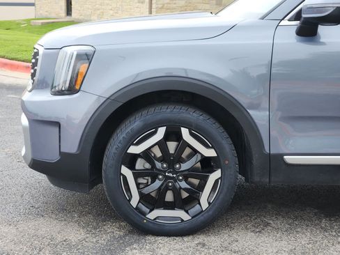 Used 2023 Kia Telluride S w/ S Sunroof Package FWD image 8