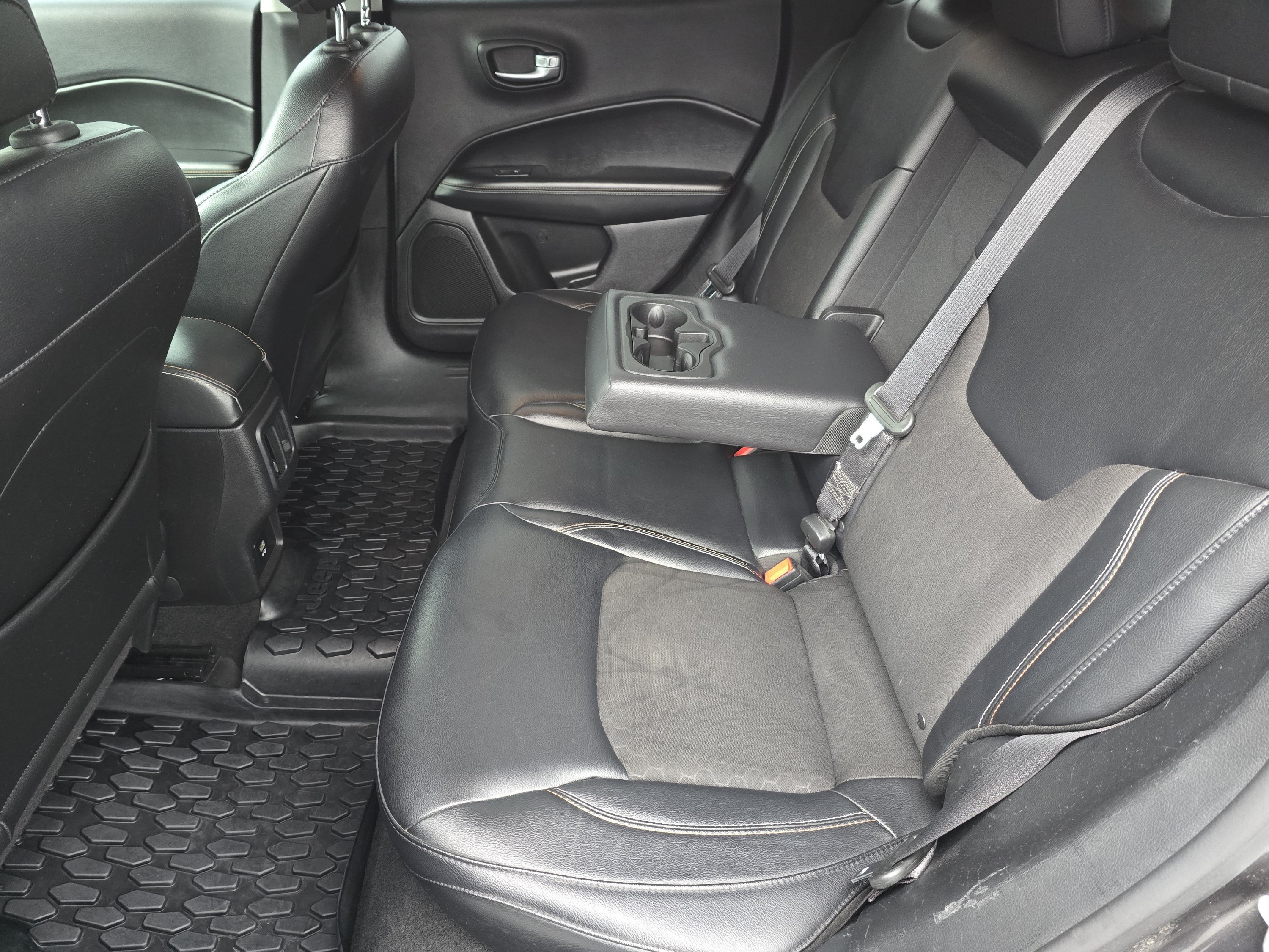 Used 2017 Jeep Compass Latitude AWD/4WD image 6