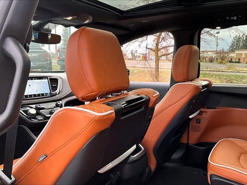 New 2026 Chrysler Pacifica Pinnacle w/ Trailer Tow Group image 12