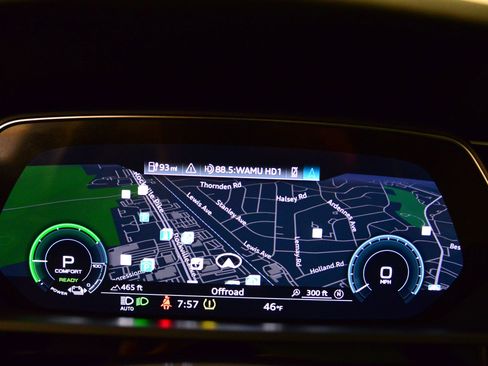 Certified 2022 Audi e-tron Premium Plus w/ Premium Plus Package image 32