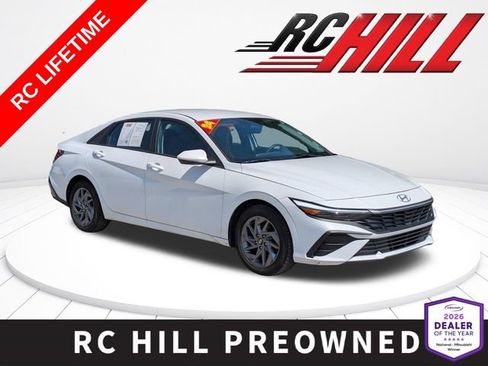 Used 2024 Hyundai Elantra SEL FWD image 1