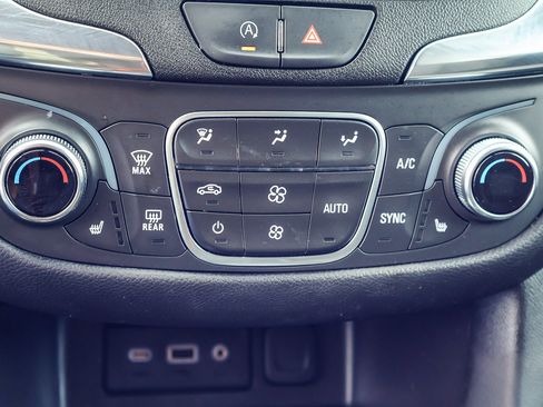 Used 2024 Chevrolet Equinox LT image 6