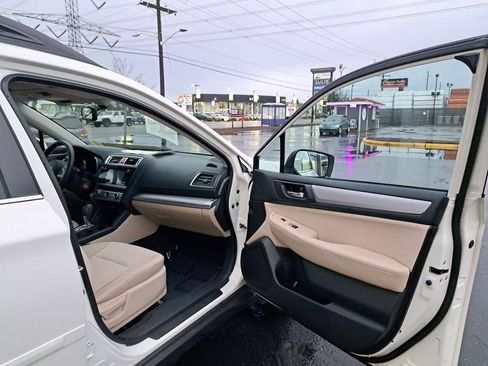 Used 2015 Subaru Outback 2.5i Premium image 16