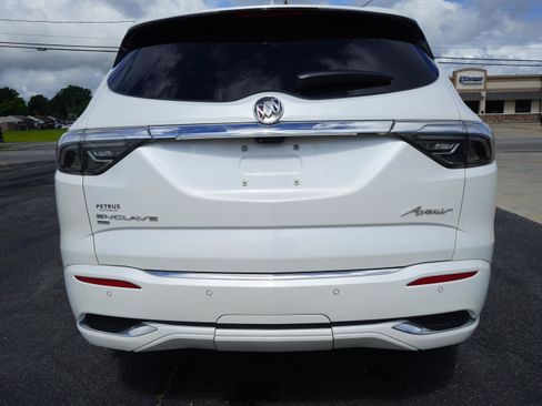 Used 2023 Buick Enclave Avenir AWD/4WD image 4