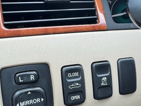Used 2008 Toyota Solara SLE FWD image 18