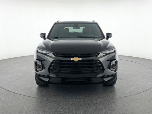 Used 2025 Chevrolet Blazer LT FWD image 2