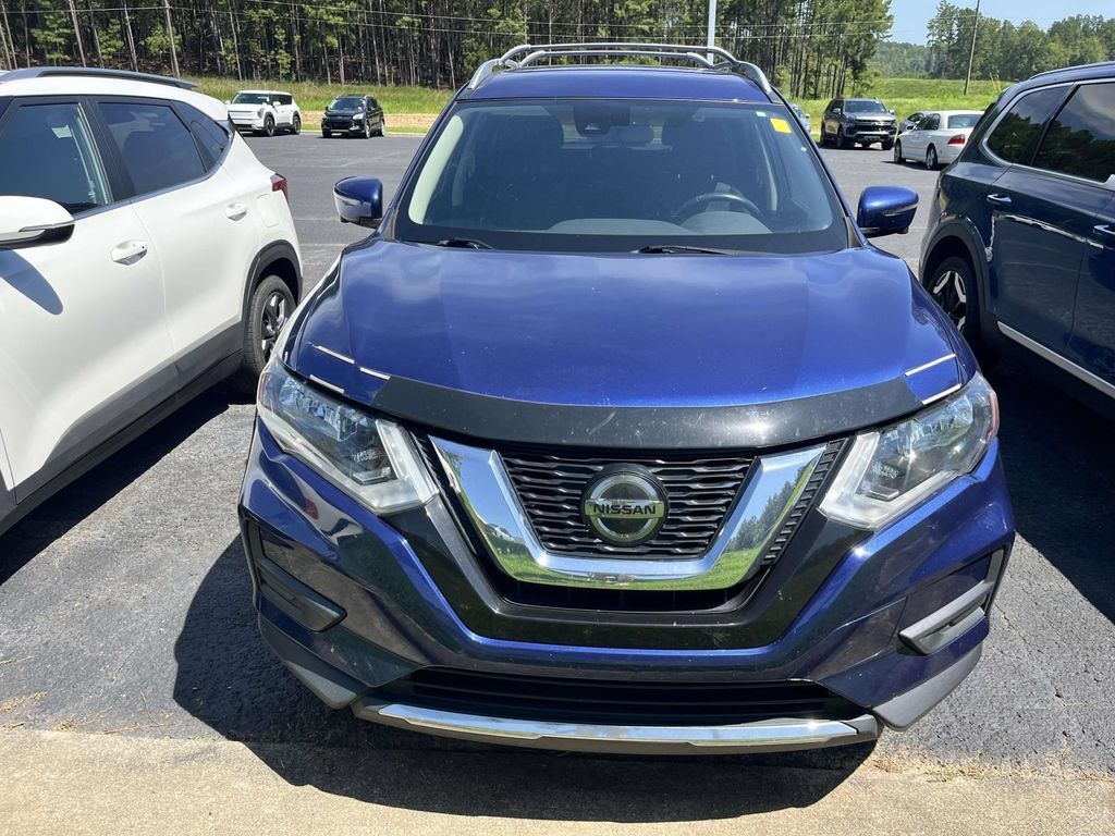 Used 2019 Nissan Rogue SV w/ Premium Package AWD/4WD image 2