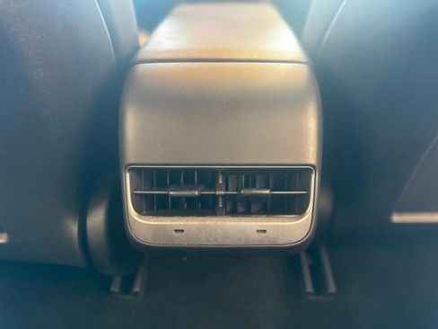 Used 2021 Tesla Model 3 Performance image 22