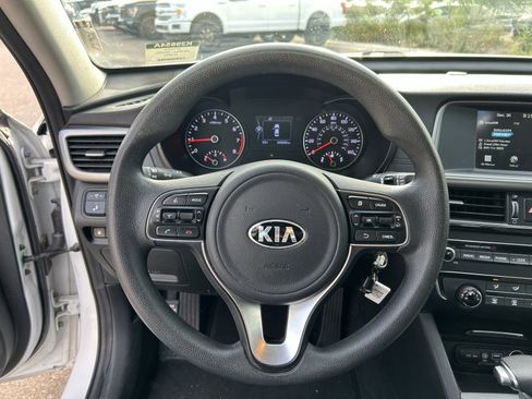 Used 2018 Kia Optima LX w/ 17" Alloy Wheels Package image 18