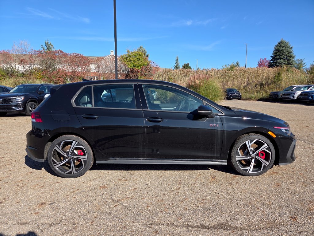 New 2026 Volkswagen GTI SE FWD image 17