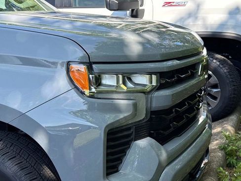 Used 2024 Chevrolet Silverado 1500 RST AWD/4WD image 5