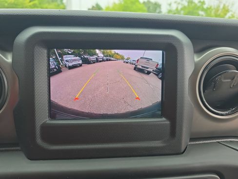 Used 2022 Jeep Wrangler Sport AWD/4WD image 24