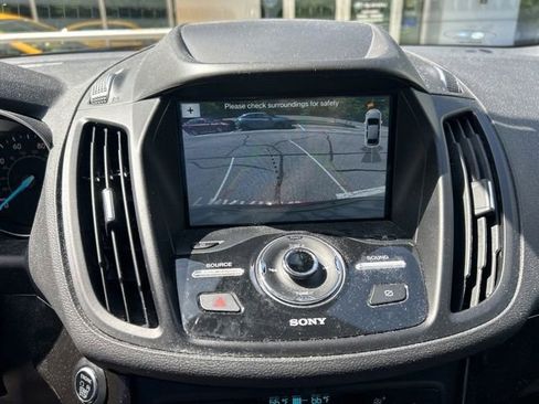 Used 2019 Ford Escape Titanium AWD/4WD image 28