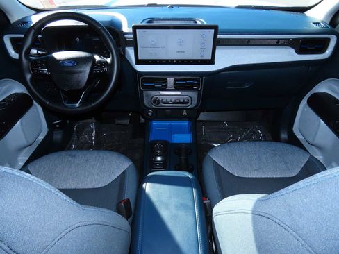 Certified 2025 Ford Maverick XLT w/ XLT Luxury Package image 24