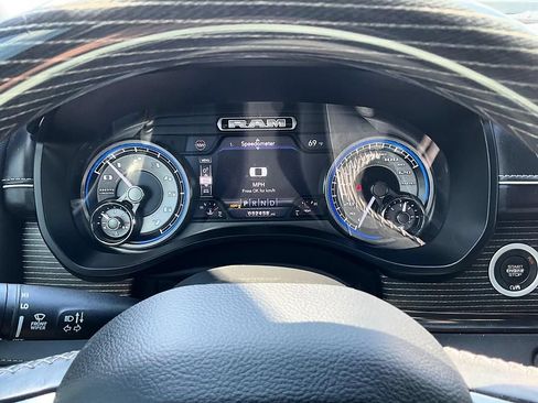 Used 2020 RAM 1500 Limited w/ Black Appearance Package AWD/4WD image 18