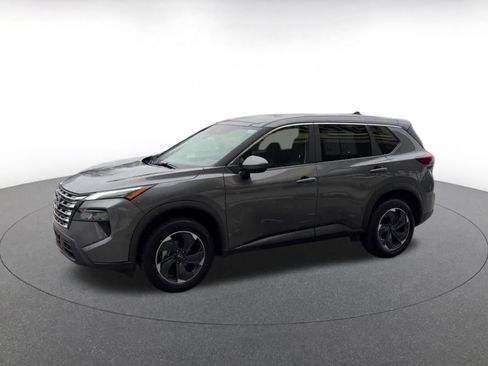 Used 2025 Nissan Rogue SV image 8