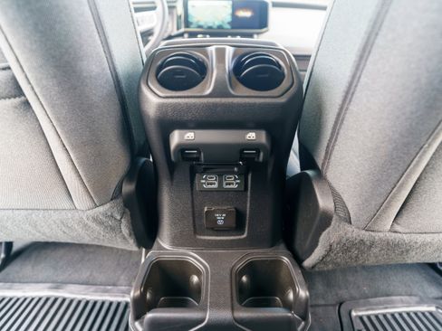 Used 2025 Jeep Wrangler Unlimited Sahara AWD/4WD image 13