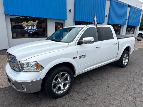 Used 2017 RAM 1500 Laramie w/ Convenience Group AWD/4WD image 2