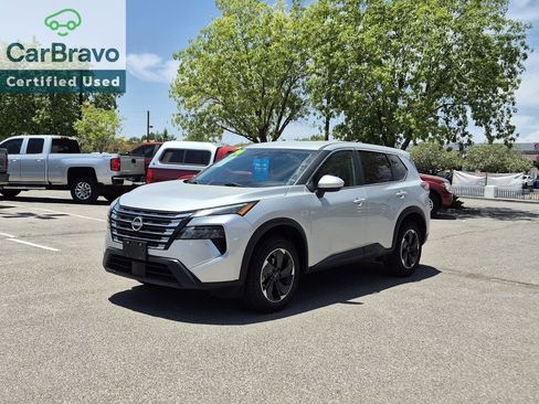 Used 2024 Nissan Rogue SV FWD image 4