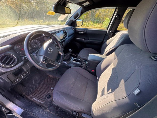 Used 2019 Toyota Tacoma TRD Off-Road AWD/4WD image 14
