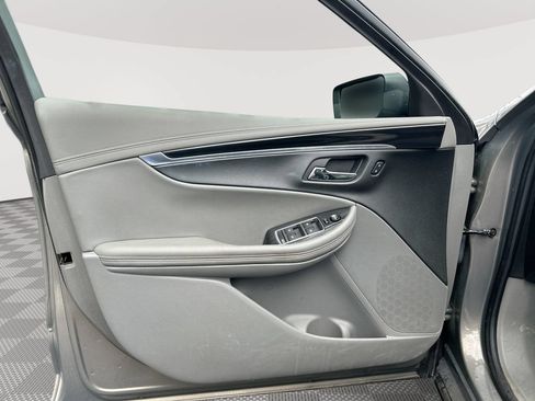 Used 2017 Chevrolet Impala LT w/ Convenience Package FWD image 20