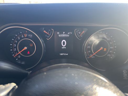 Used 2018 Jeep Wrangler Unlimited Sport S image 2