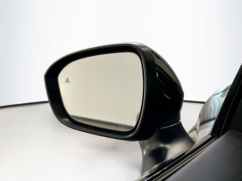 Used 2024 Nissan Ariya AWD image 16