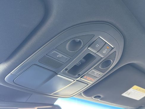 Used 2022 Genesis G70 3.3T w/ Sport Advanced Package image 13