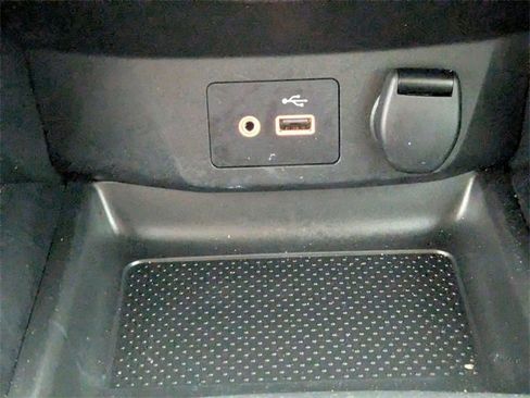 Used 2018 Nissan Rogue SL image 23