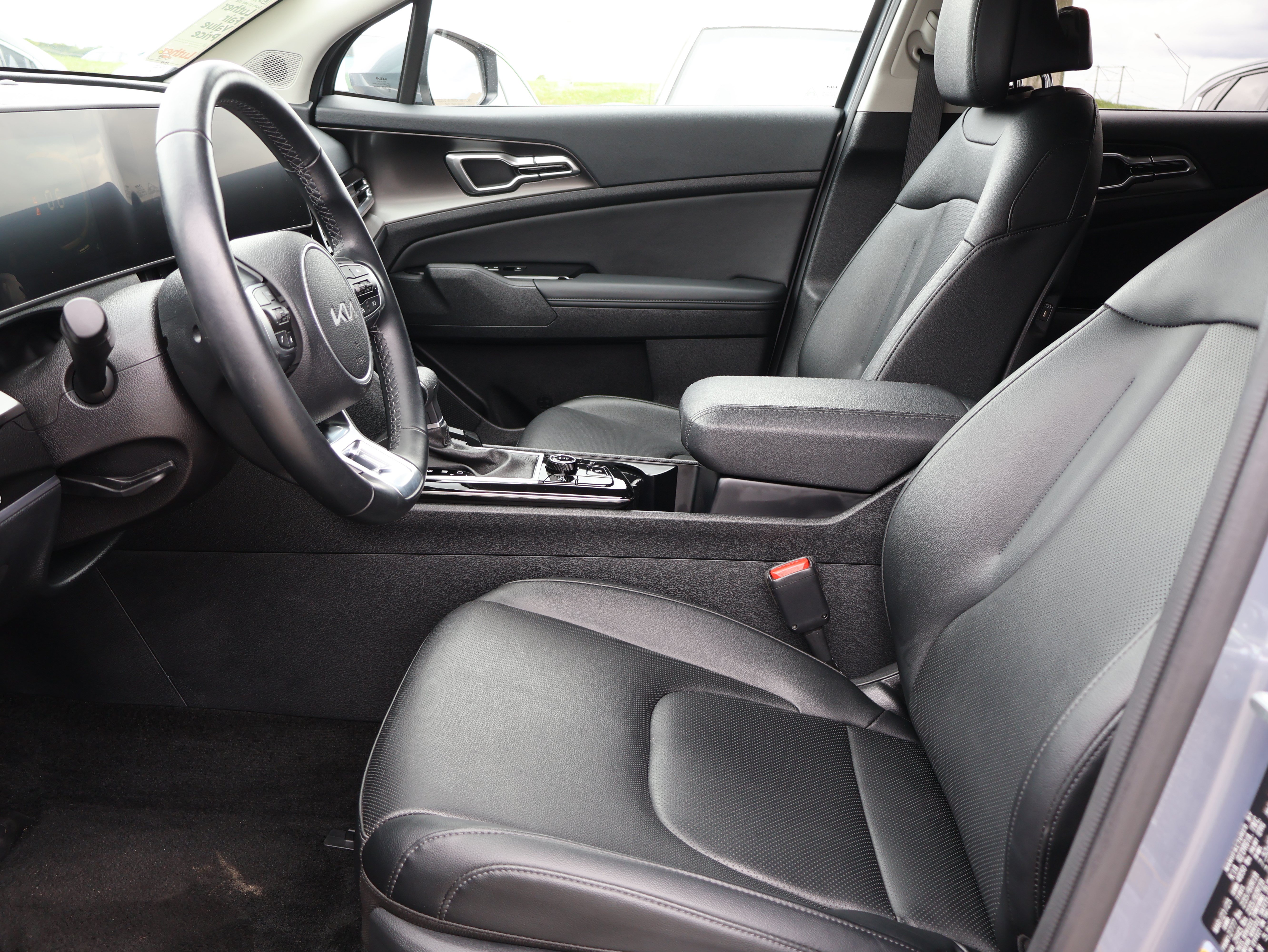 Used 2025 Kia Sportage EX AWD/4WD image 22