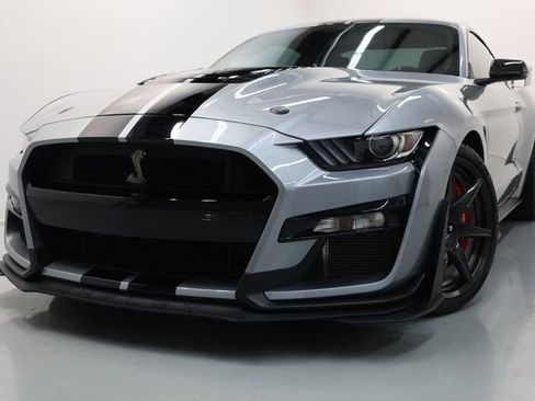 Used 2022 Ford Mustang Shelby GT500 w/ Carbon Fiber Track Pack RWD image 59