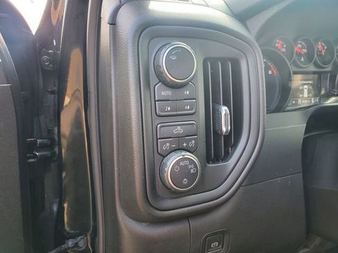 Used 2019 Chevrolet Silverado 1500 Custom Trail Boss w/ Custom Convenience Package image 18