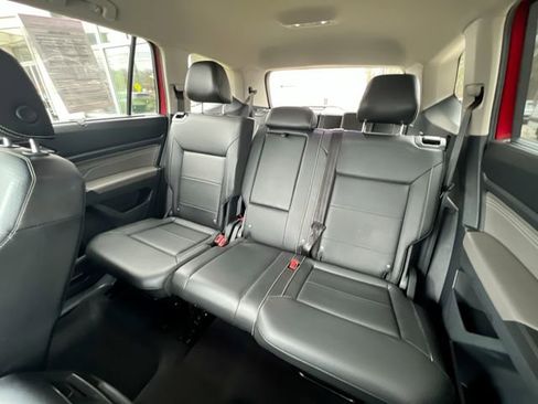 Certified 2022 Volkswagen Atlas SE w/ Black Wheel Package image 21