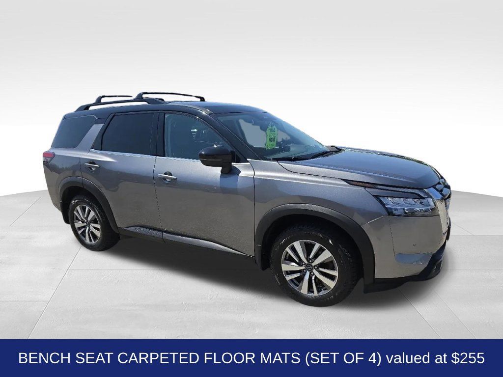 Used 2022 Nissan Pathfinder SL AWD/4WD image 3