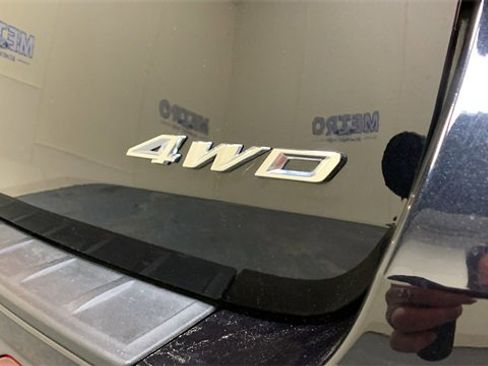 Used 2022 Ford Explorer XLT image 17